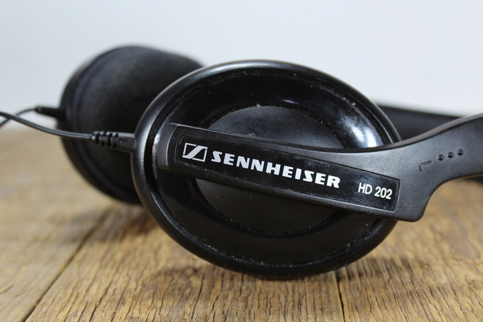 Sennheiser HD 202 headphone earpad replacement 1.